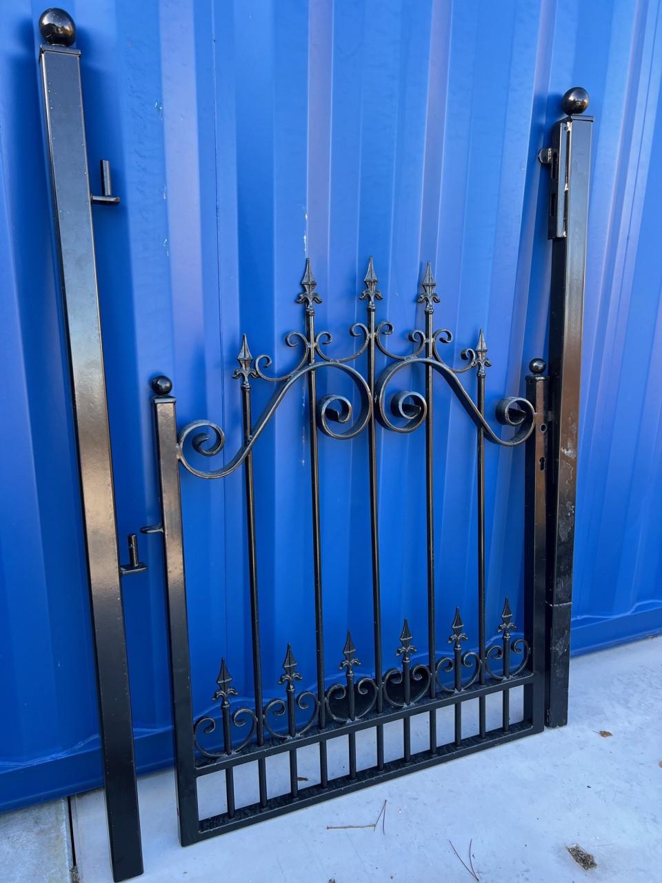 Looppoort 120 CM breed.