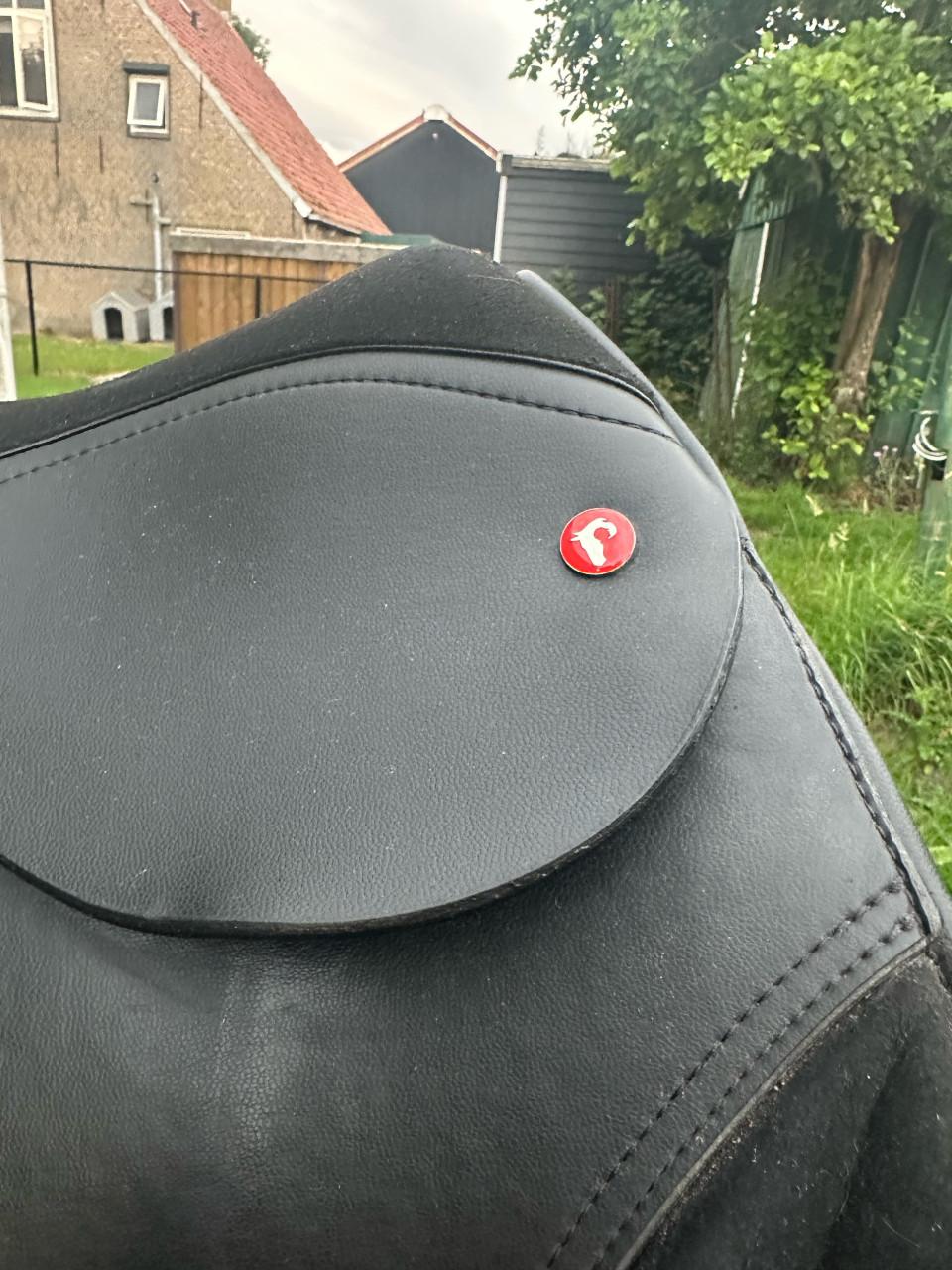 Thorowgood Veelzijdigheidszadel 17,5 inch.