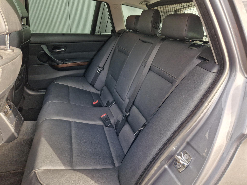 BMW 3-serie touring 320i high executive