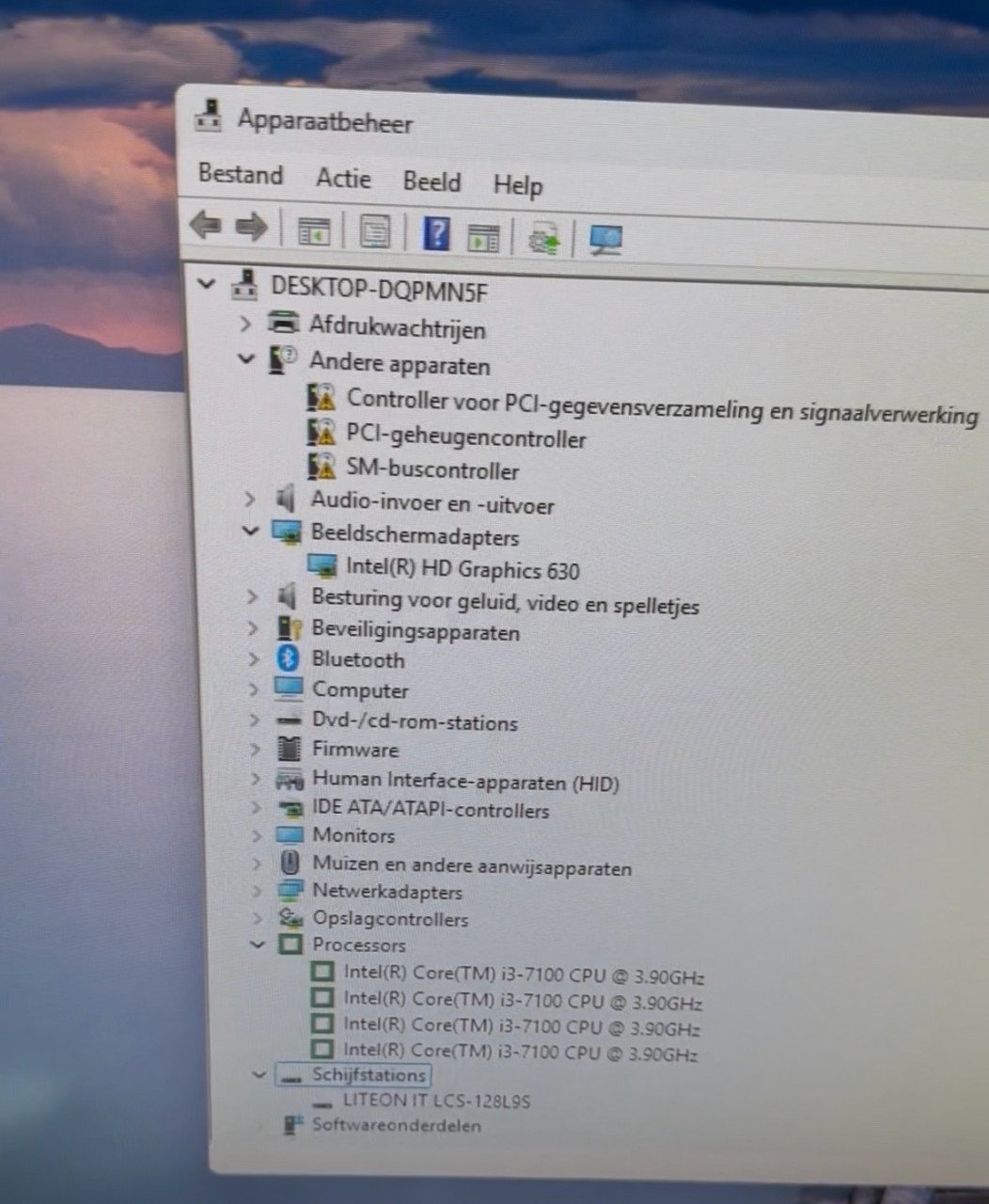 Complete set HP desktop / WINDOWS 11 / Geen koeriersdiensten !!!