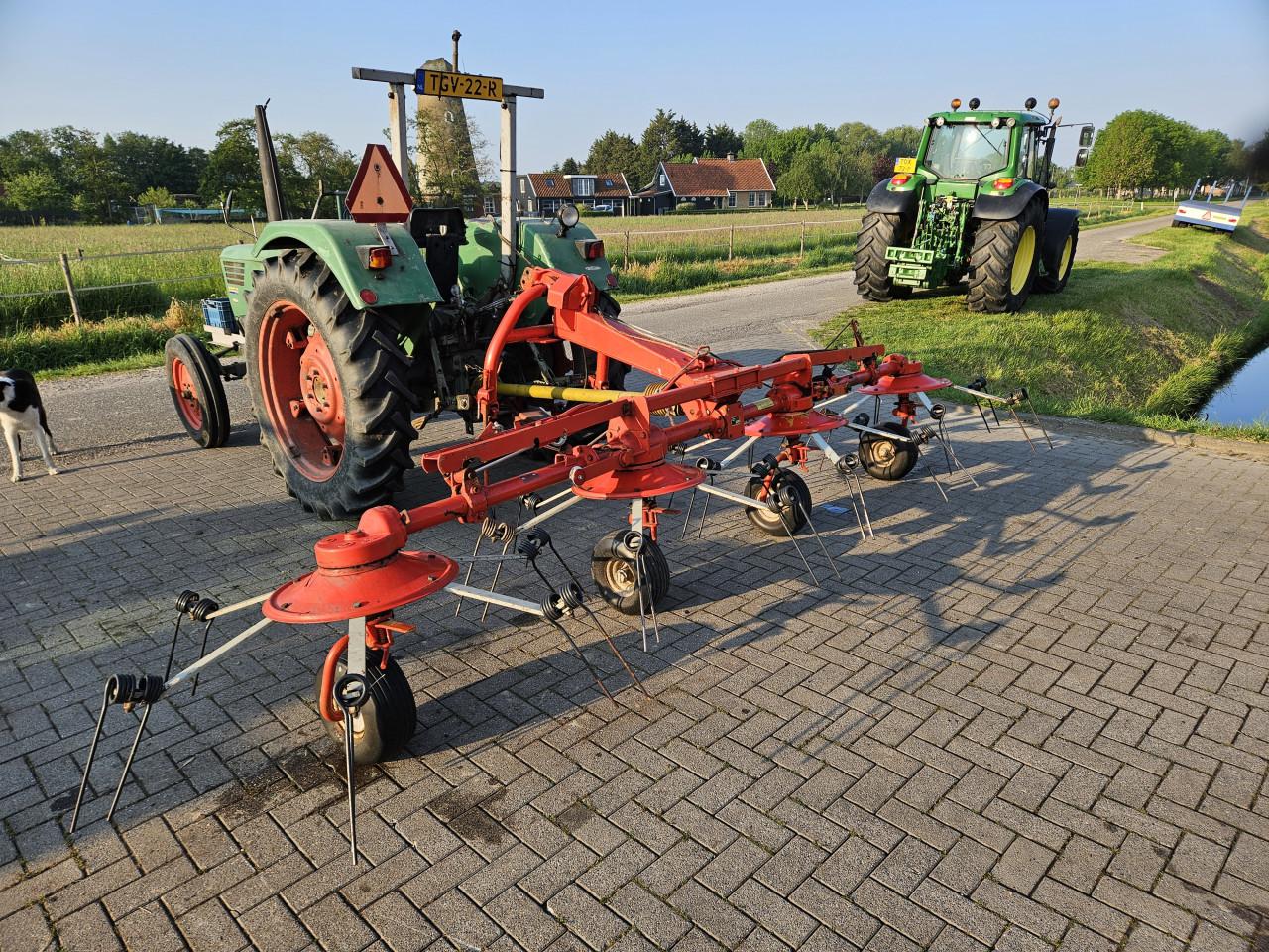 Kuhn hooischudder