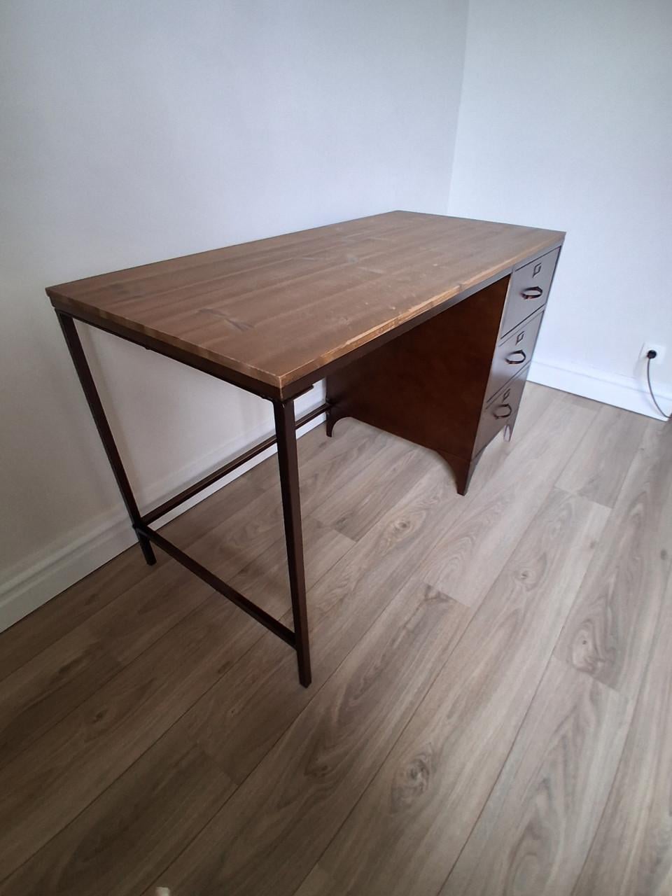 Bureau metaal en houten blad
