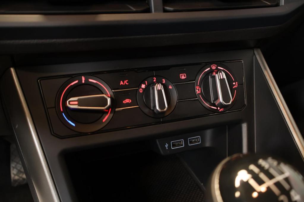 Volkswagen Polo 1.0 tsi comfortline nl auto, carplay, adaptive, airco, dab