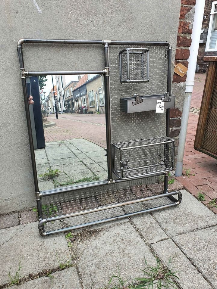 DIVERSE SPIEGELS UIT VOORRAAD LEVERBAAR, O.A. VAN OLD WOOD EN TEAKHOUT