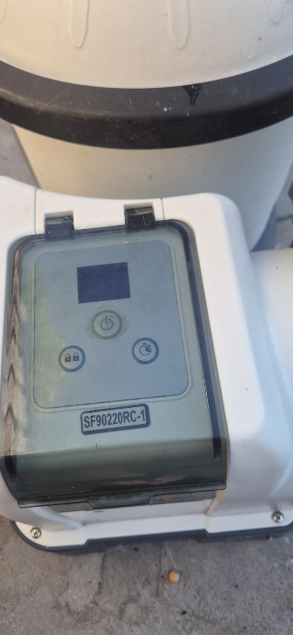 Intex zandfilterpomp met geïntegreerd zoutwatersysteem