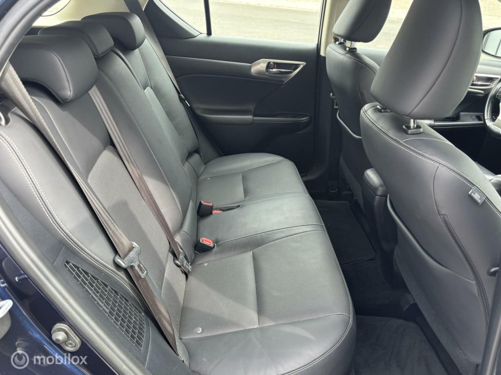 Lexus Ct 200h luxury line