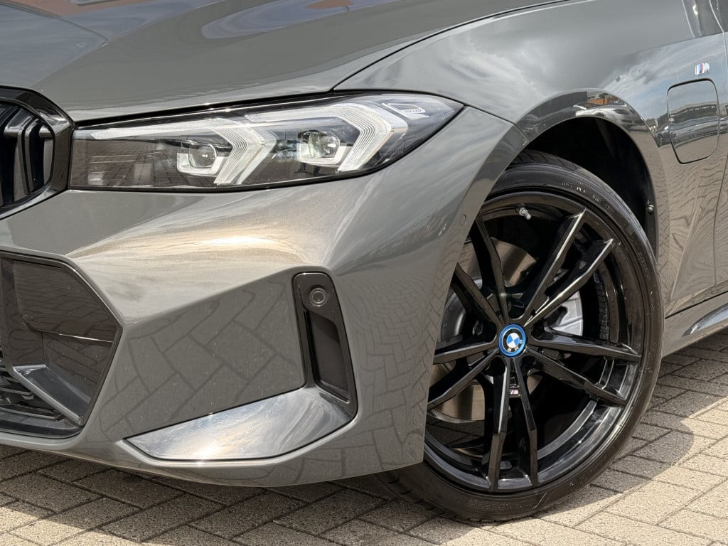 BMW 3-serie 330e | m-sport | harman kardon | pano | cruise | stoelverwarmin