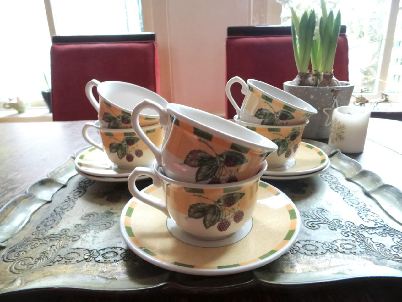 6 Kop en schoteltjes.