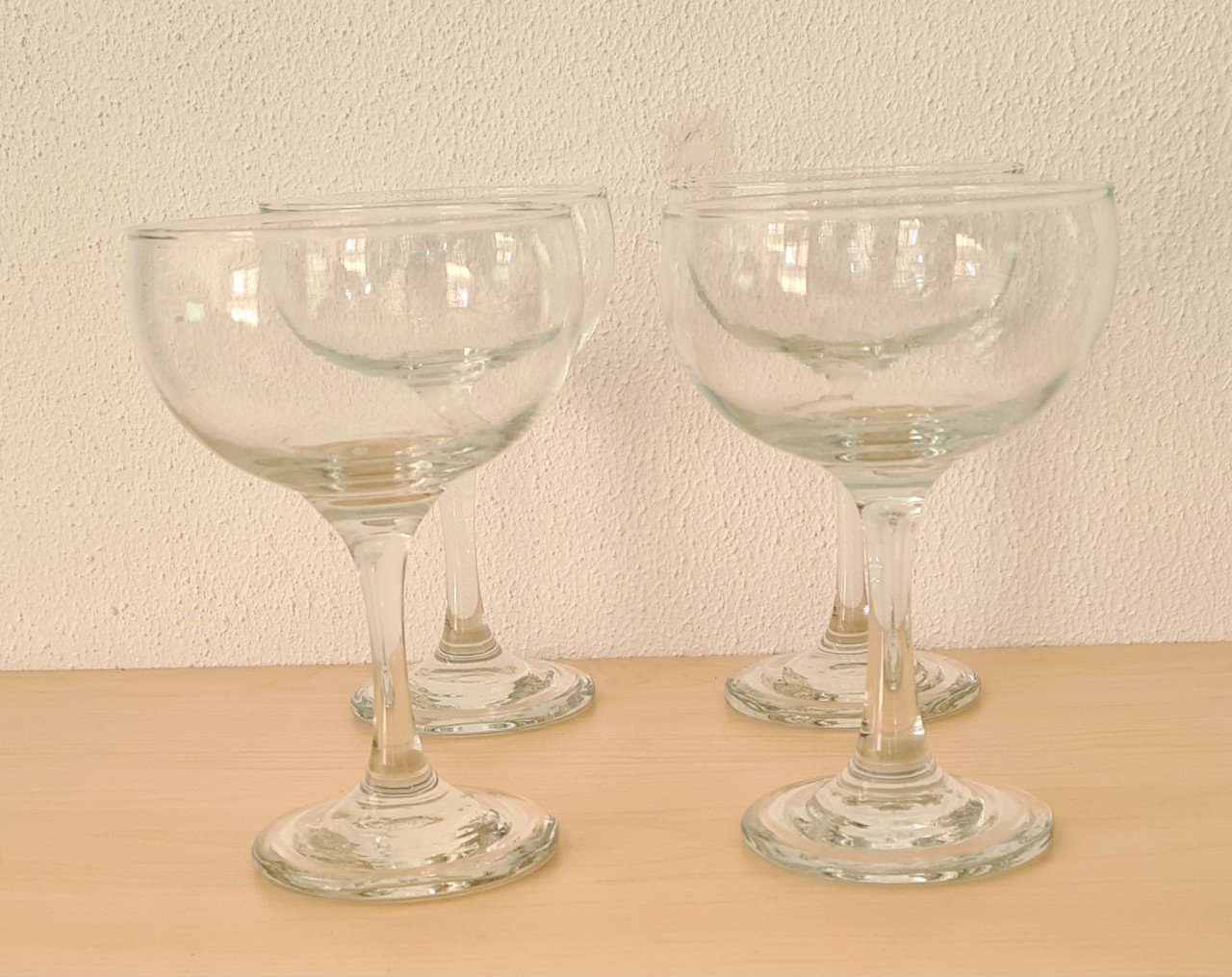 4 glazen coupes voor ijs, voorgerecht, vruchtjes of cocktails