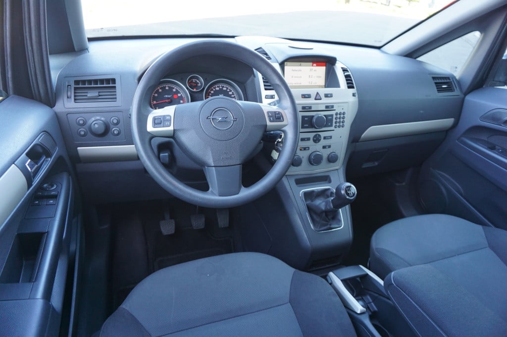 Opel Zafira 1.6 temptation - 7persoons - airco / navi / cruise / elektr. ra