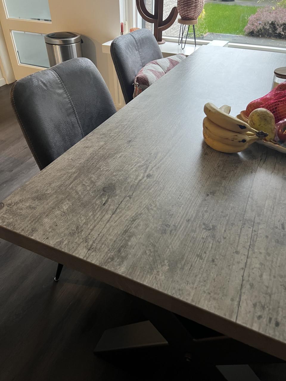 Eetkamertafel