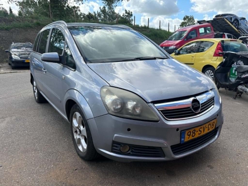 Opel Zafira 1.8 cosmo