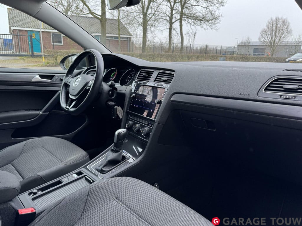 Volkswagen E-golf e-dition 35,8 kwh warmtepomp