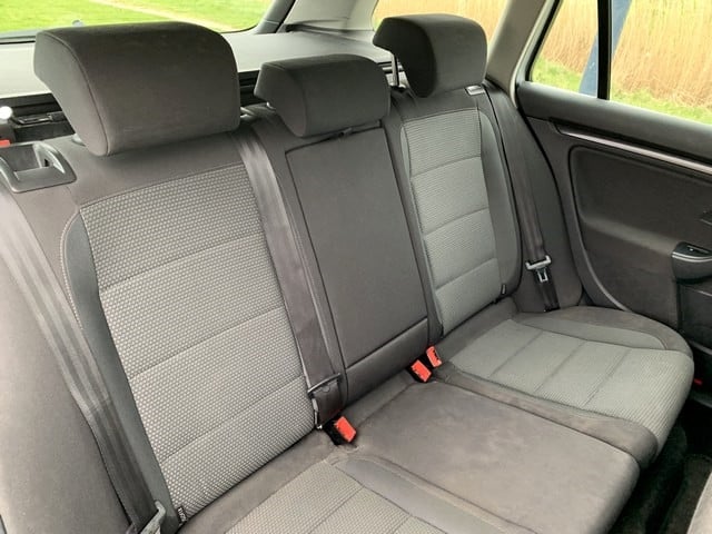Volkswagen Golf 1.2 tsi - v e r k o c h t