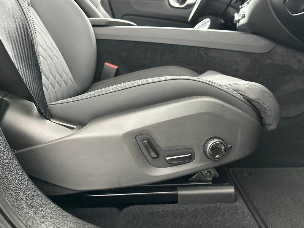 Volvo XC60 t6 398pk recharge ultra dark| adap.cruise| 360camera| pano
