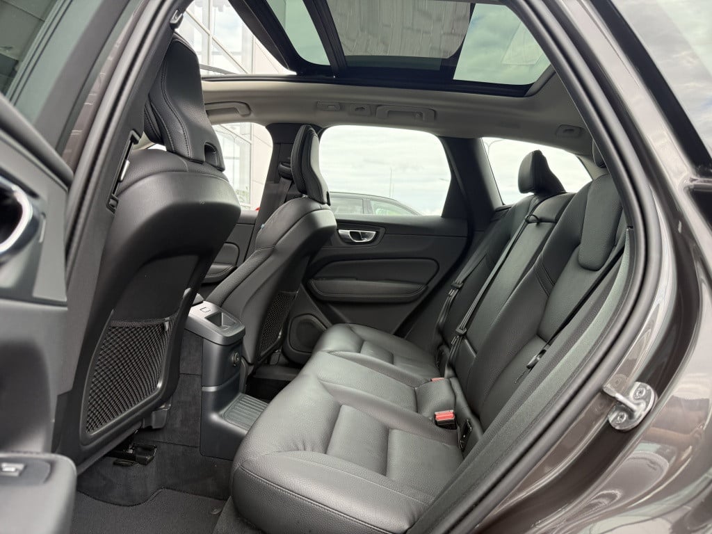 Volvo XC60 2.0 t6 awd + dark