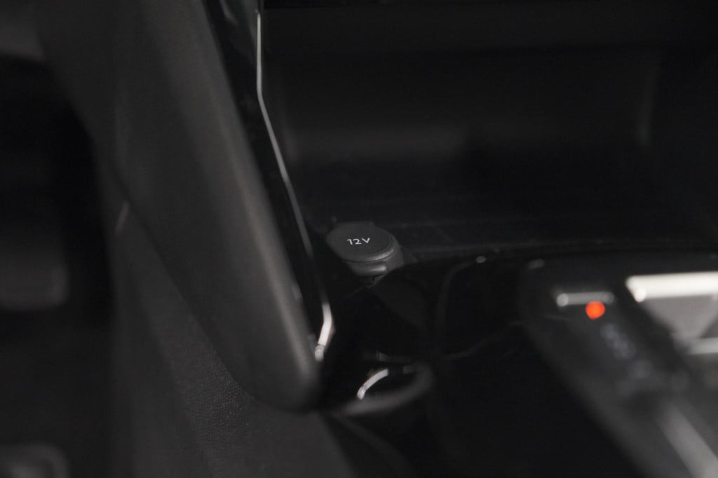 Peugeot 2008 puretech 130 eat8 allure | camera | navigatie | apple carplay 