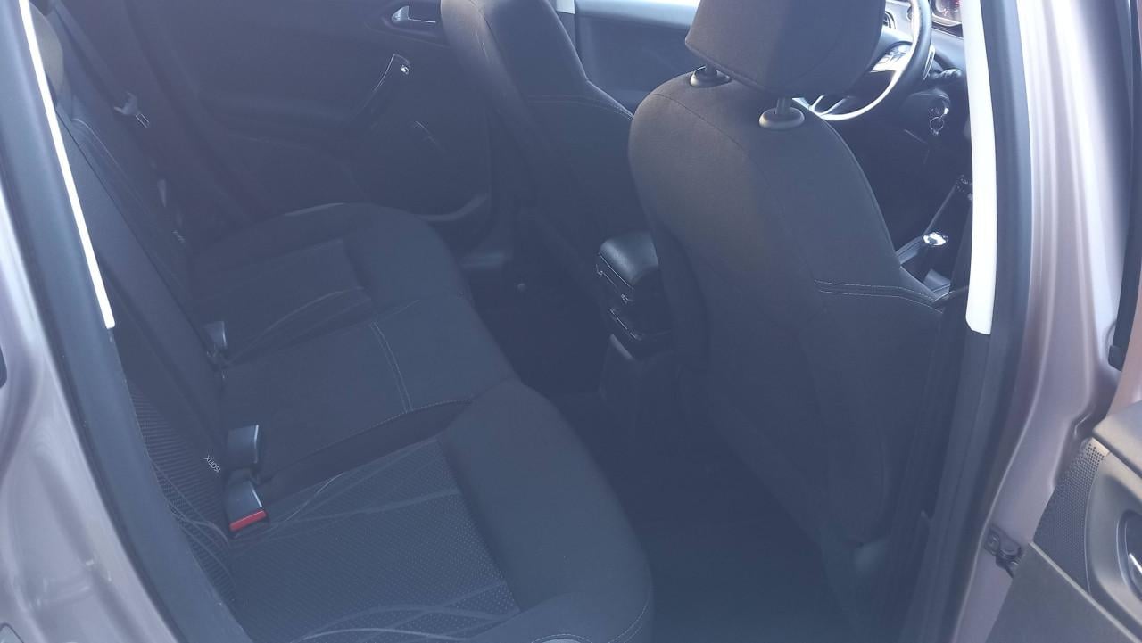 Peugeot 208  1.2 e-VTI Envy AUTOMAAT !!! 5drs 2013 airco-lm velgen