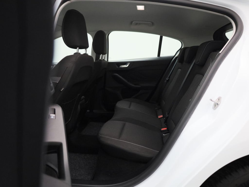 Ford Focus 1.0 ecoboost hybrid connected | parkeer sensoren | navigatie | c