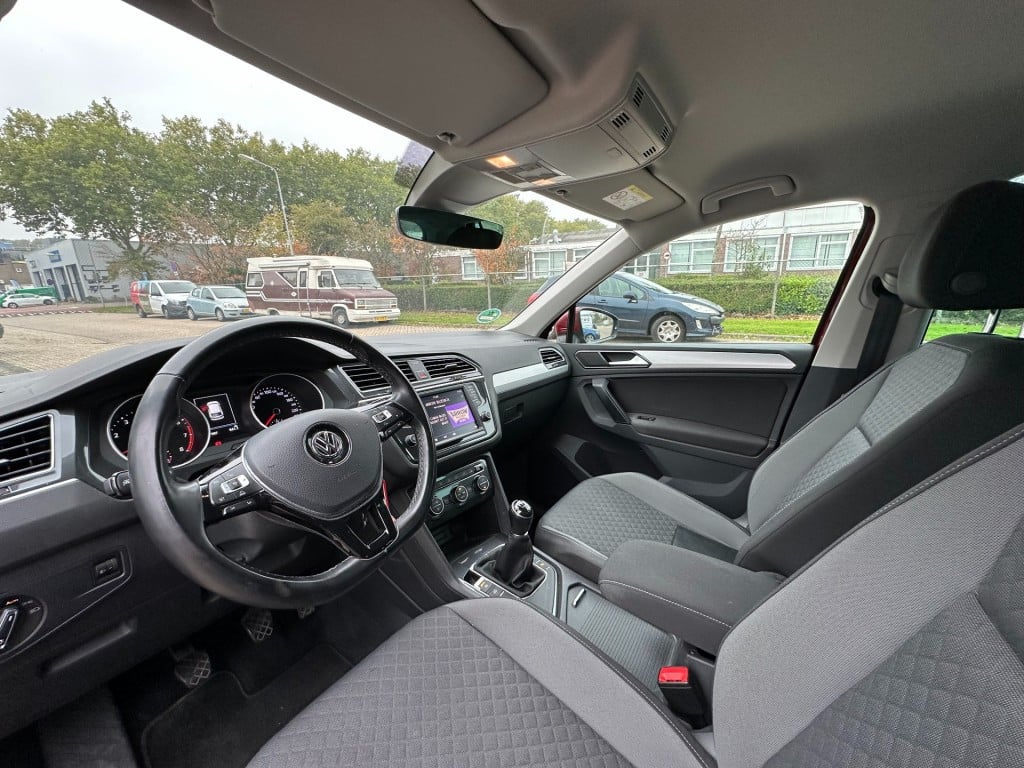 Volkswagen Tiguan 1.4 tsi act connected series elec. trekhaak camera elec. 