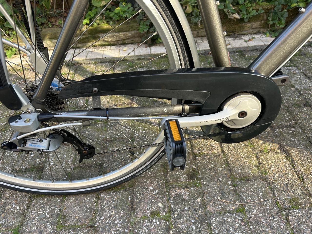 Herenfiets Giant Custom Dual Drive versnellingen. Veel nieuwe onderdelen.