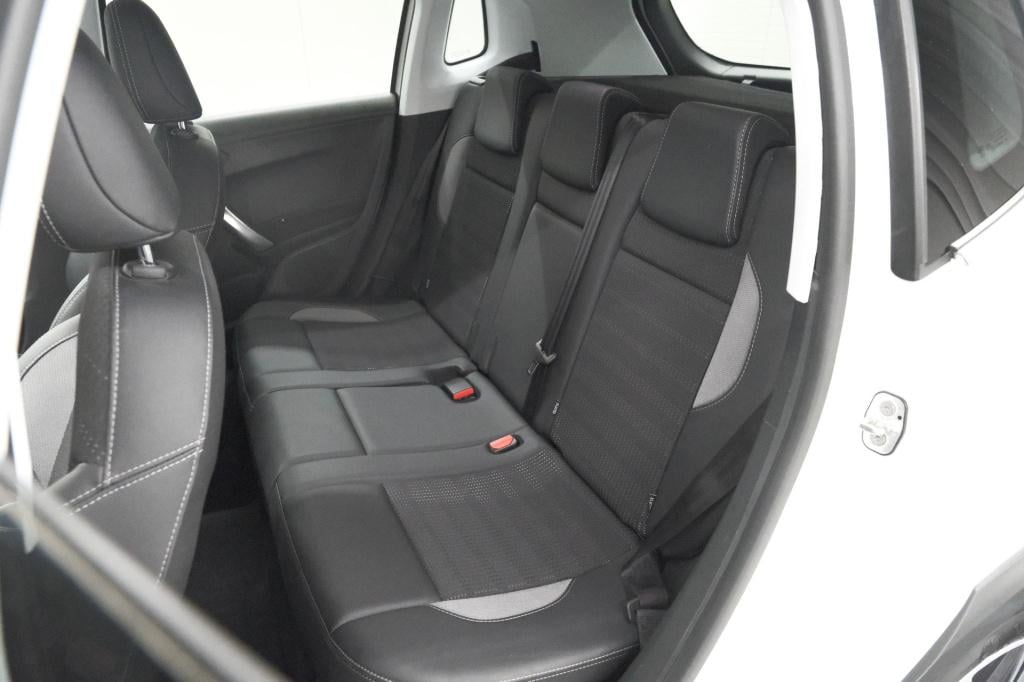 Peugeot 2008 puretech 110 eat6 allure | trekhaak | apple carplay | parkeers