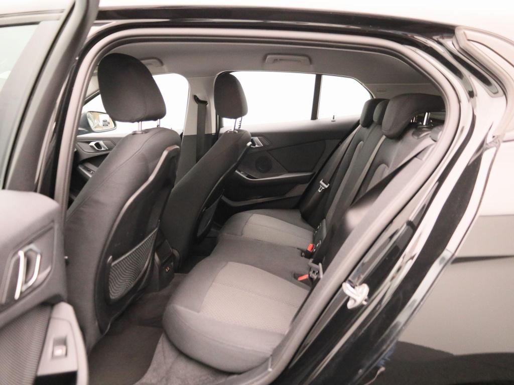 BMW 1 Serie 118i business edition | automaat | apple carplay / android auto
