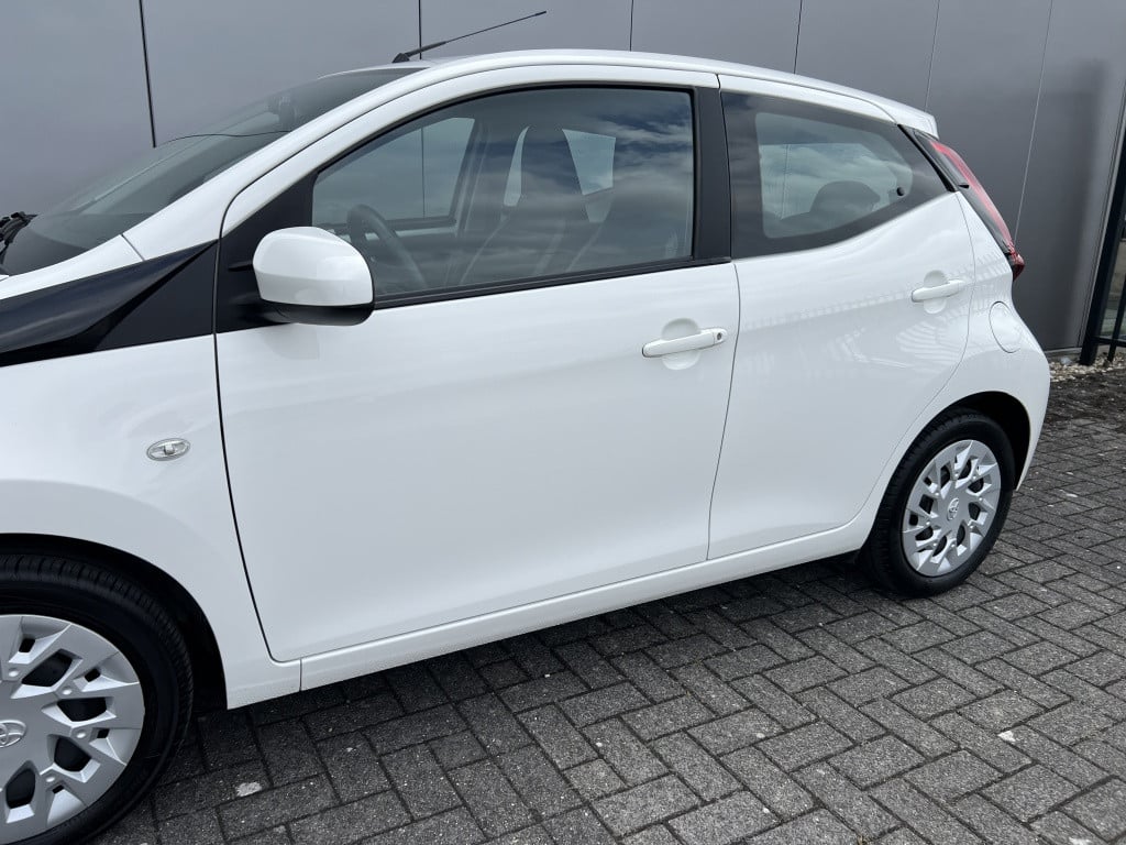 Toyota Aygo 1.0 vvt-i x-play