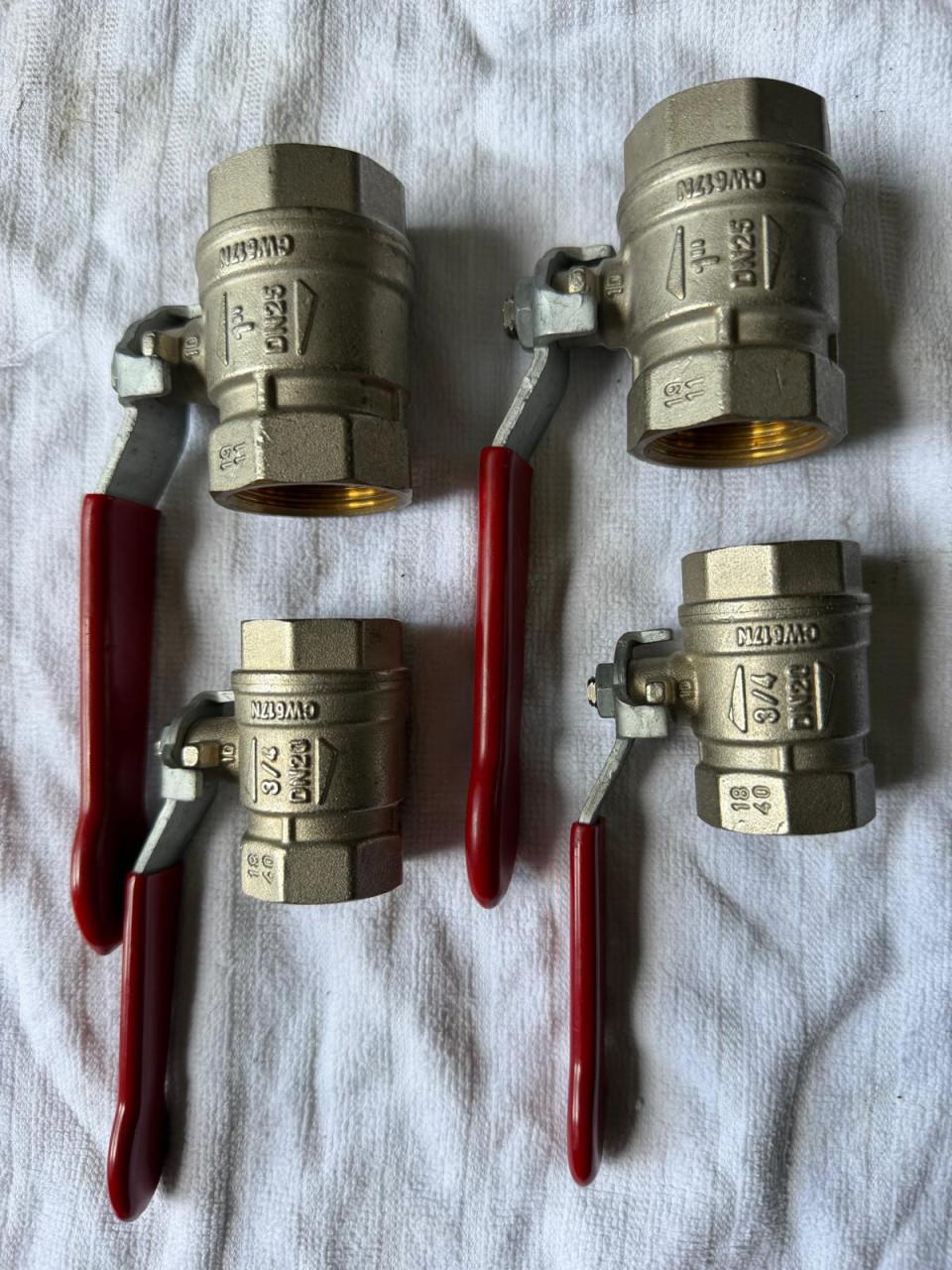 Kogelafsluiters/ RVS. Diverse maten
