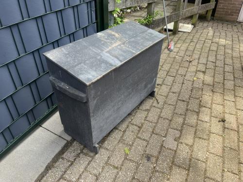 Antieke houten grijze voedkist