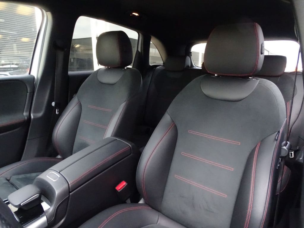 Mercedes-Benz B-Klasse 180 business solution amg business solution | wide s