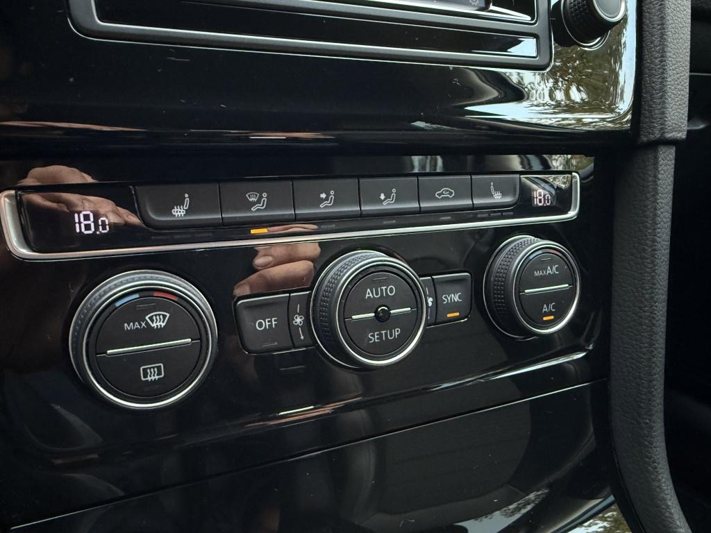 Volkswagen Golf 1.4 tsi highline // goed uitgeruste automaat //