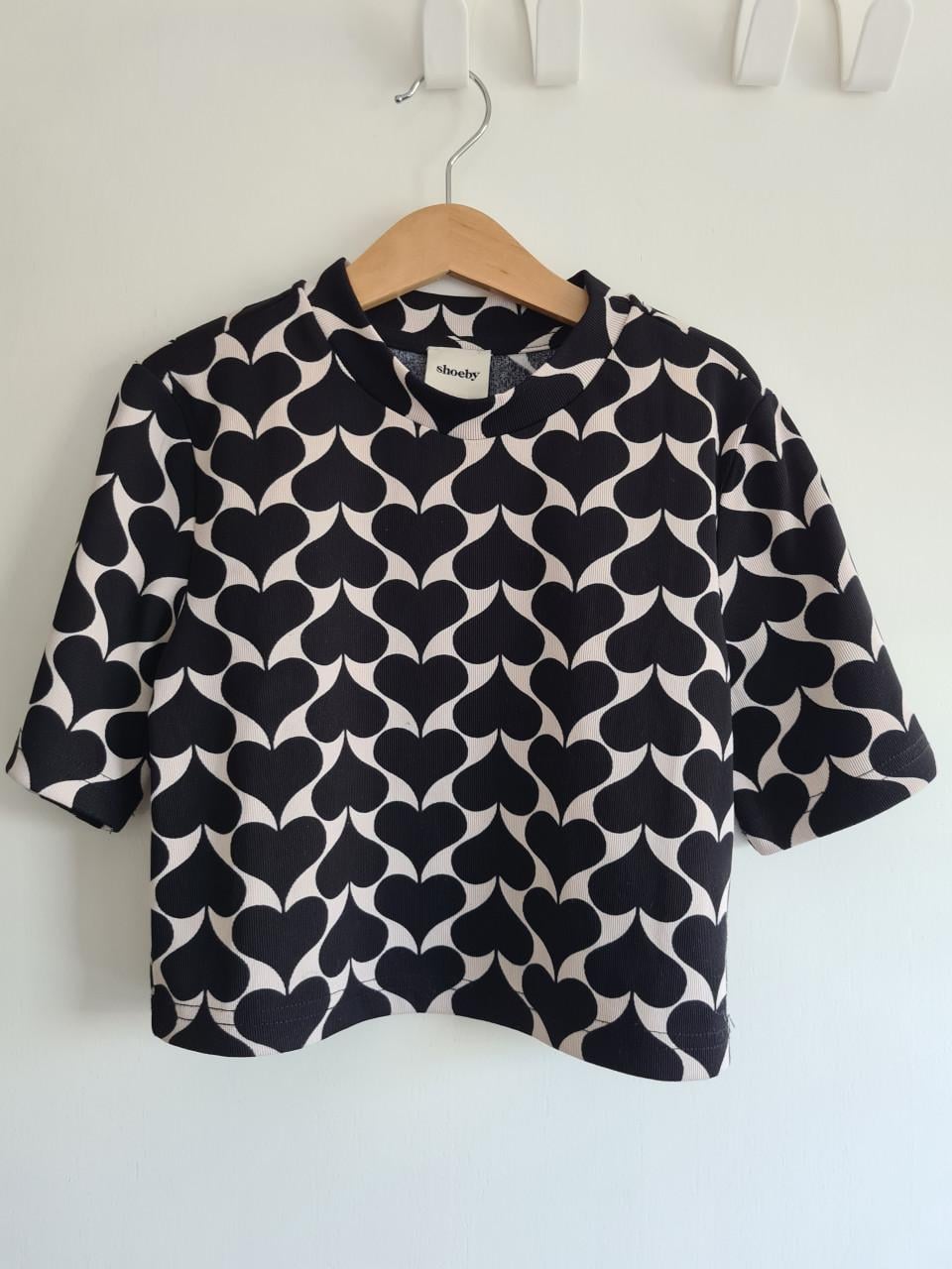 Zwart-wit hartjes shirt van Shoeby  Maat 146-152