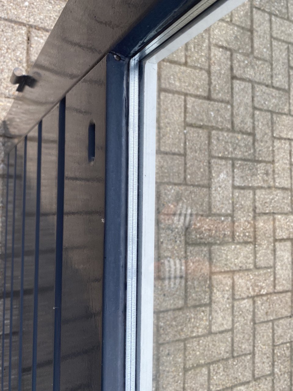 Hardhouten buitendeur links draaiend, dubbel glas