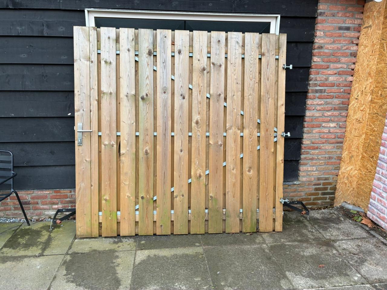 Grenenhouten poort 2 meter