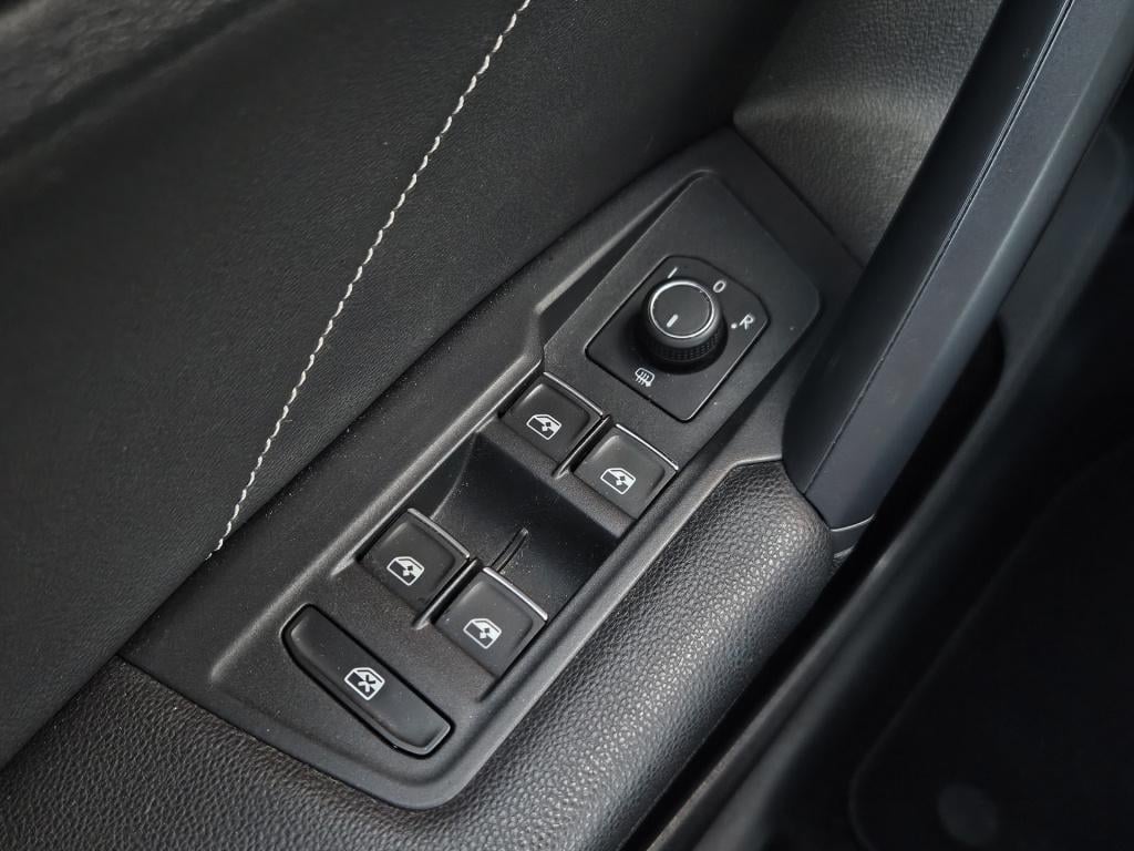 Volkswagen Tiguan 1.5 tsi r-line business+ | pano | elek. trekhaak rijklaar