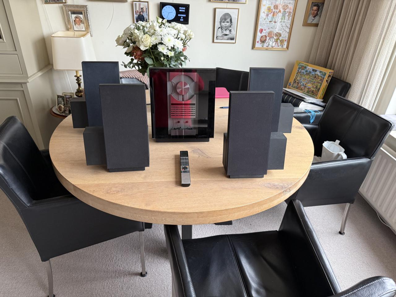 Radio, cd en cassette BeoSound Ouverture met 4 boxen en afstandsbediening