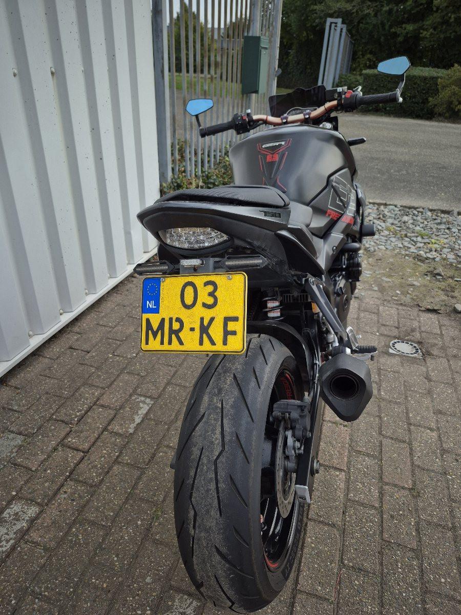 Suzuki GSR750 Freegun Edition, stoere naked bike