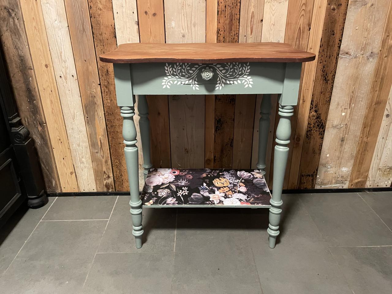 Uniek vintage bijzettafeltje