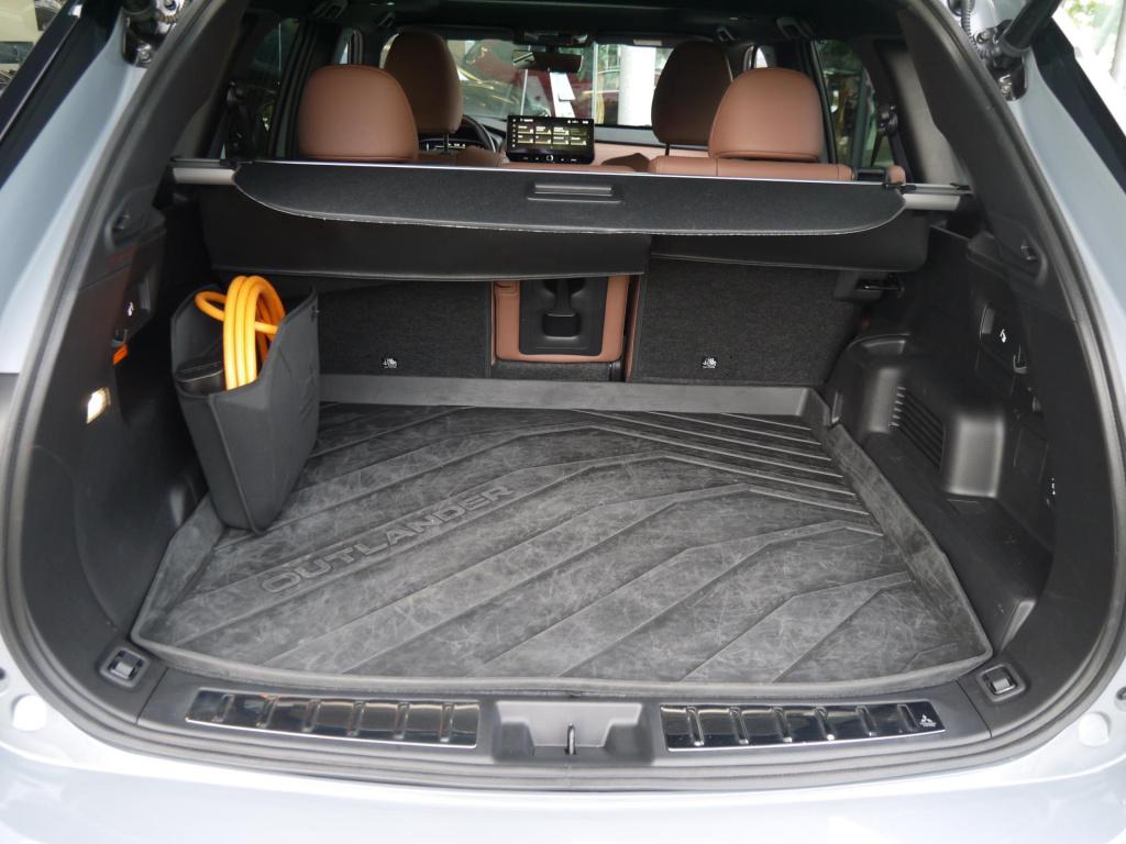 Mitsubishi Outlander 2.4 phev instyle+