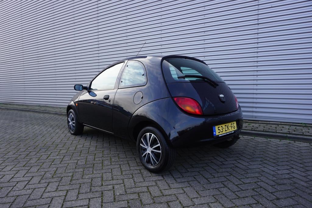 Ford KA 1.3 cool & sound airco / elektr. ramen / nap