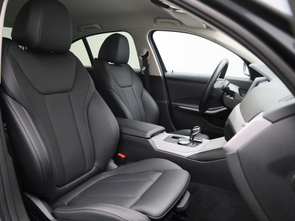 BMW 3-serie 320e high executive | automaat | navigatie | leder | elektrisch