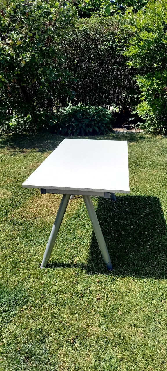 Bureau van Ikea