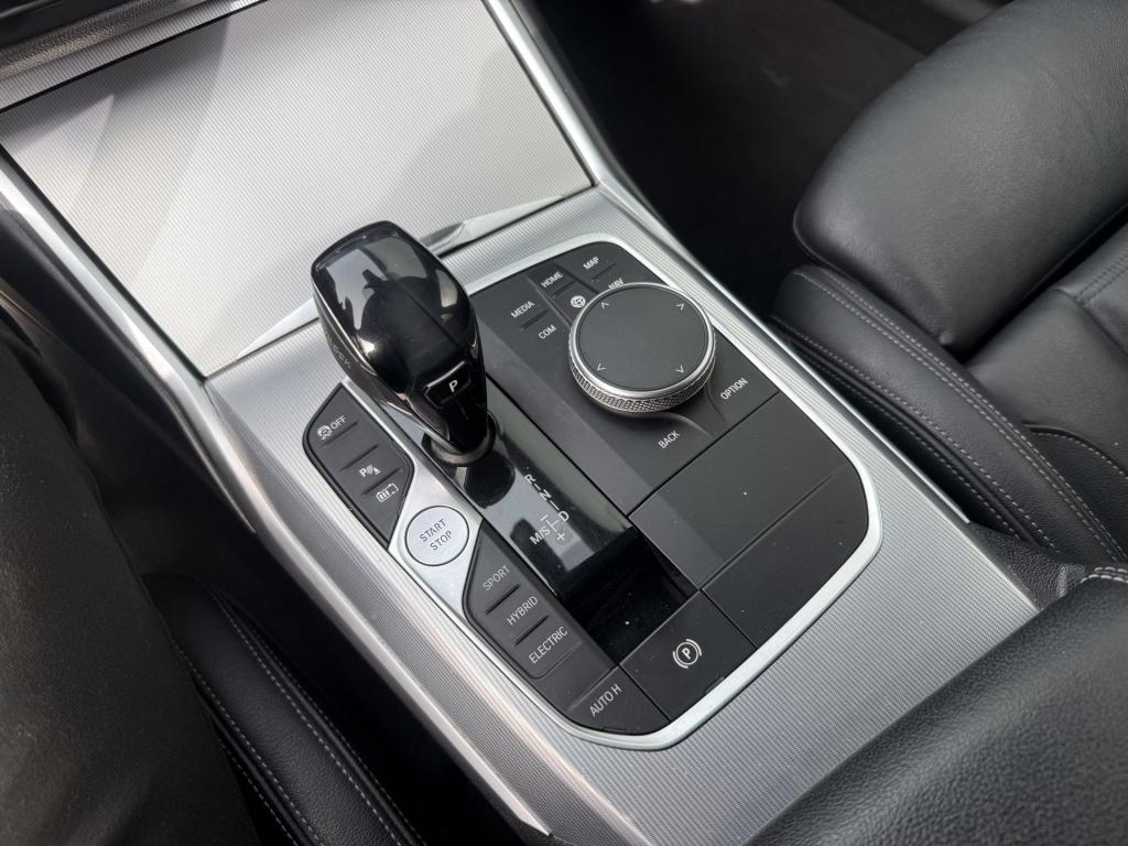 BMW 3-serie touring 330e automaat high executive m-sportpakket