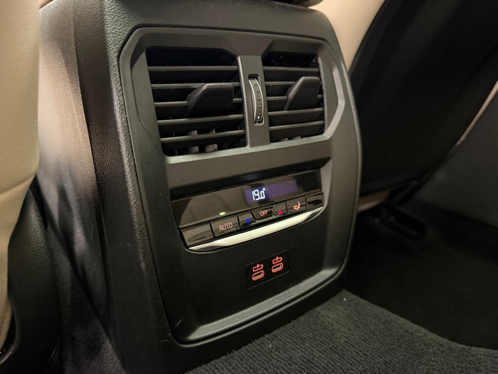 BMW 3-serie touring 330e xdrive m-sport pro | arctic race blue | sport pro 