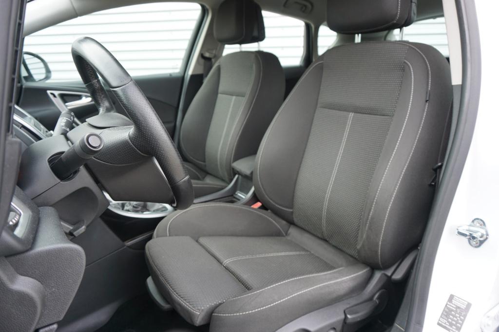 Opel Astra 1.4 turbo gt airco / navi / cruise / parkeers. / elektr. ramen /
