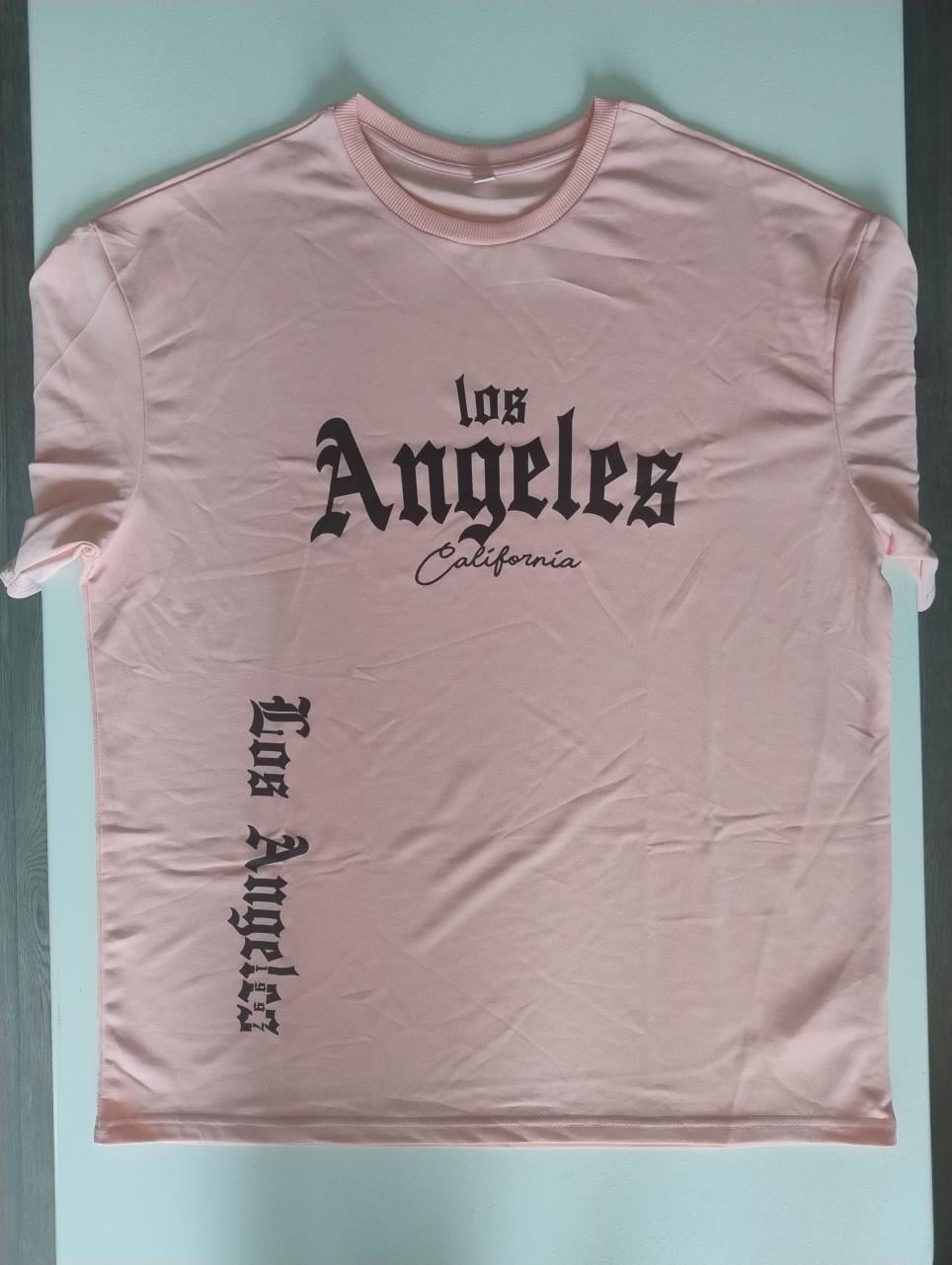 Oversized model streetstyle t-shirt