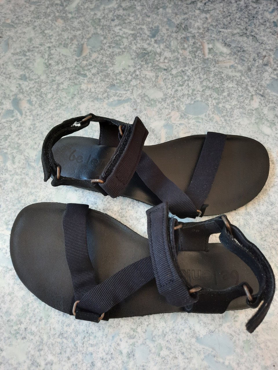 Minimalistische sandalen, maat 36