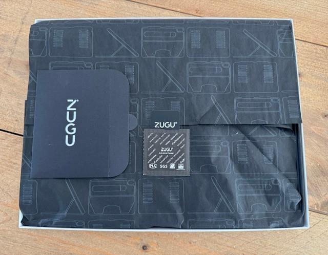 ZUGU case voor iPad Pro 13 (M4) 2024, M5 (2025), zwart, magnetisch