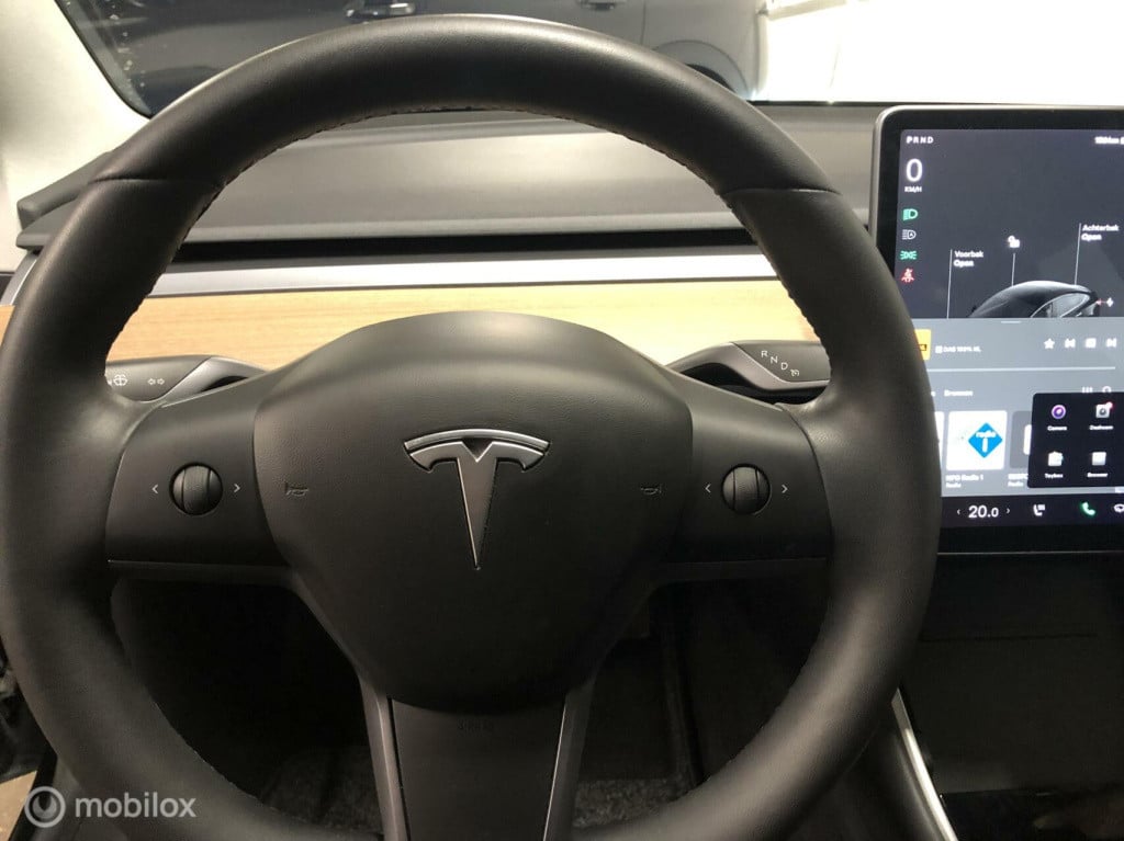 Tesla Model 3 standard rwd plus 60 kwh